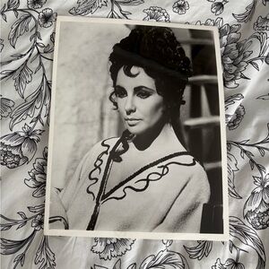 Elizabeth Taylor Cleopatra 8 x 10 Original Photo